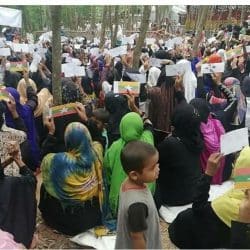 آلاف الروهنغيا يتظاهرون للمطالبة "بالعدالة" بعد عام على حملة الجيش الميانماري