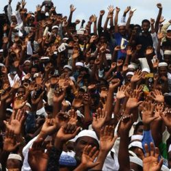 آلاف الروهنغيا يتظاهرون للمطالبة "بالعدالة" بعد عام على حملة الجيش الميانماري