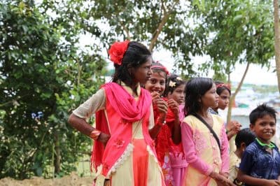 أطفال الروهنغيا يتعايشون مع أزمتهم ويحتفلون بالعيد