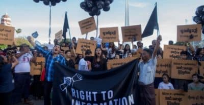 تظاهرة في ميانمار احتجاجاً على سجن صحافيي رويترز