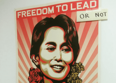 الغارديان : ملصقات أونغ سان سو تشي تجمع الغبار