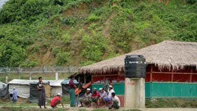 بنغلادش تتجاهل دعوات ميانمار وتساعد لاجئين روهنغيين عالقين على الحدود