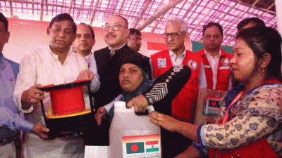 الهند تقدم مساعدات إنسانية لبنغلادش للمشردين من ولاية أراكان