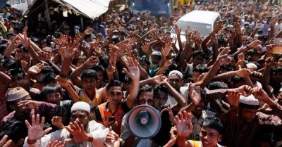 الروهنغيا يحتجون في بنغلادش وتعليق ترحيلهم لميانمار
