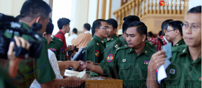 جيش ميانمار يدعو الحكومة إلى مواجهة الضغوط الدولية بسبب الروهنغيا