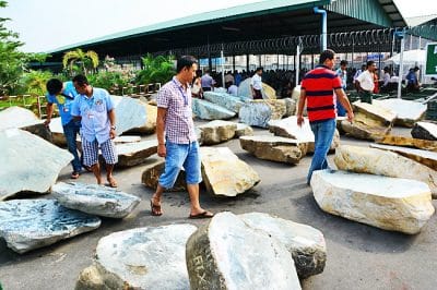 ضبط 12 طنا من الأحجار الكريمة الخام في ولاية أقصى شمال ميانمار