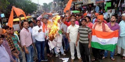 متطرفون هنود يطالبون في مظاهرة ترحيل اللاجئين الروهنغيا