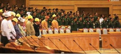 صدام بين زعيمة ميانمار والجيش بسبب مقترح حول تغيير الجيش