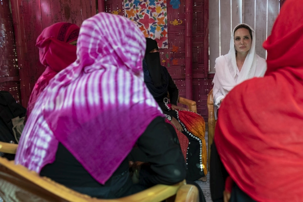 جولي تختتم زيارتها إلى بنغلادش وتحث على توفير دعم دائم للاجئين الروهنغيا