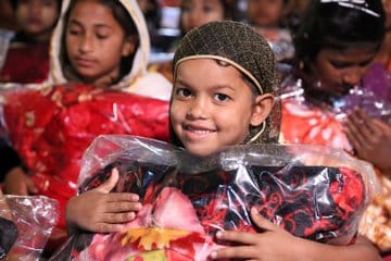 هيئة الإغاثة الإنسانية التركية توزع مساعدات على 30 ألف مسلم روهنغي