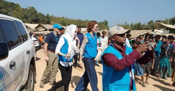 الروهنغيون يروون الفظاعات التي مروا بها لأنجلينا جولي