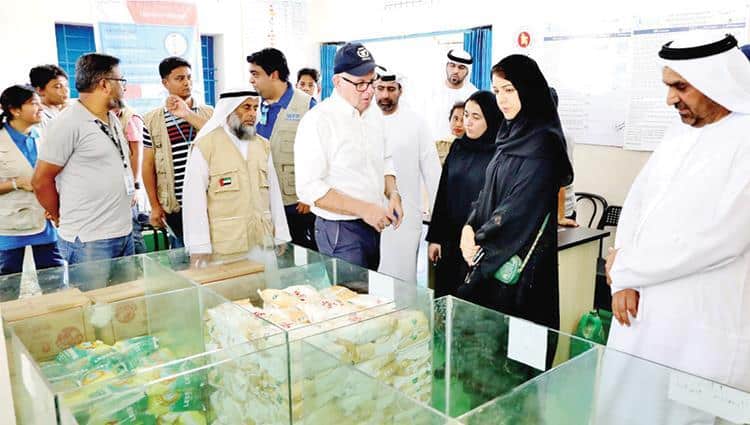 الإمارات تتفقد مراكز توزيع الغذاء على لاجئي الروهنغيا