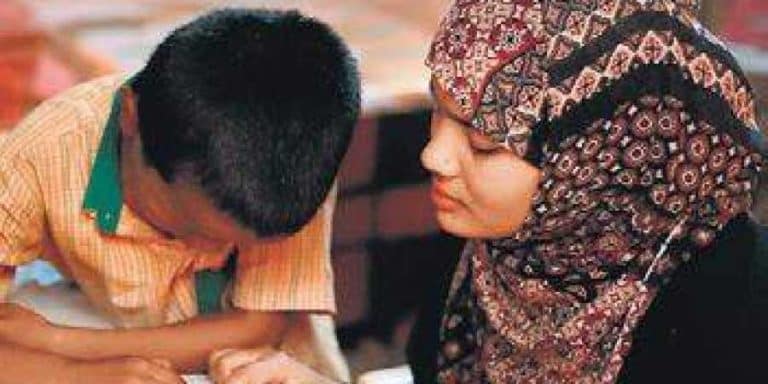 حلم فتاة روهنغية في الهند بالدراسة في الجامعة يمر بعراقيل كثيرة