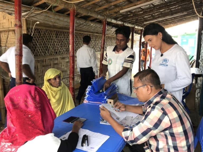 إحصاء للاجئين الروهنغيا في بنغلادش ومعظمهم يحصلون على وثائق للمرة الأولى