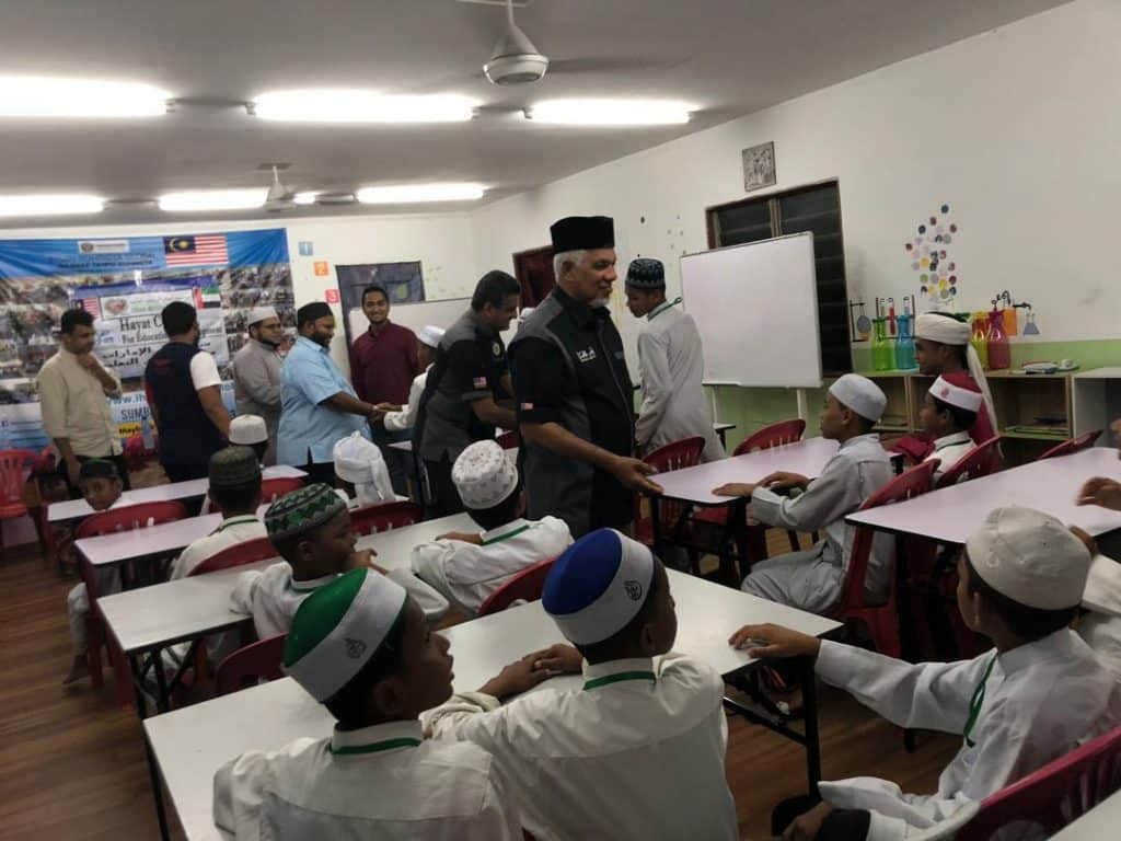 مدرسة لأطفال لاجئي الروهنغيا في ماليزيا تستقطب اهتمام المسؤولين