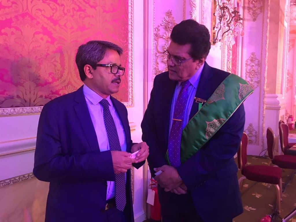 منظمة (OIC) تكرم مدير اتحاد (ARU) في يوبيلها الذهبي