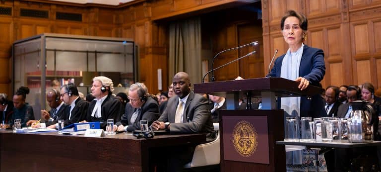 سوتشي تطلب إسقاط قضية إبادة الروهنغيا عن بلادها لأنها تؤجج الأزمة