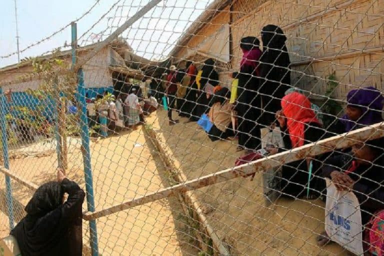الغارديان: ميانمار تحظر 221 موقعا على الإنترنت ومن الصعب مراقبة الانتهاكات
