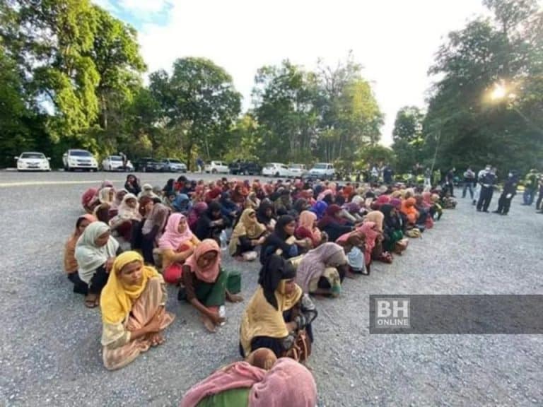 ماليزيا تطلب من بنغلادش استعادة اللاجئين الروهنغيا الواصلين إليها مؤخرا