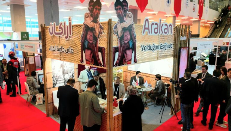 جمعية أراكان ترفع صوت الروهينجا بمعرض المنظمات الأهلية الدولي بإسطنبول