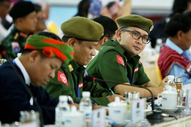 قائد قوات جيش أراكان (الانفصالي) "توان مرات ناينغ" (صورة: Frontier Myanmar)
