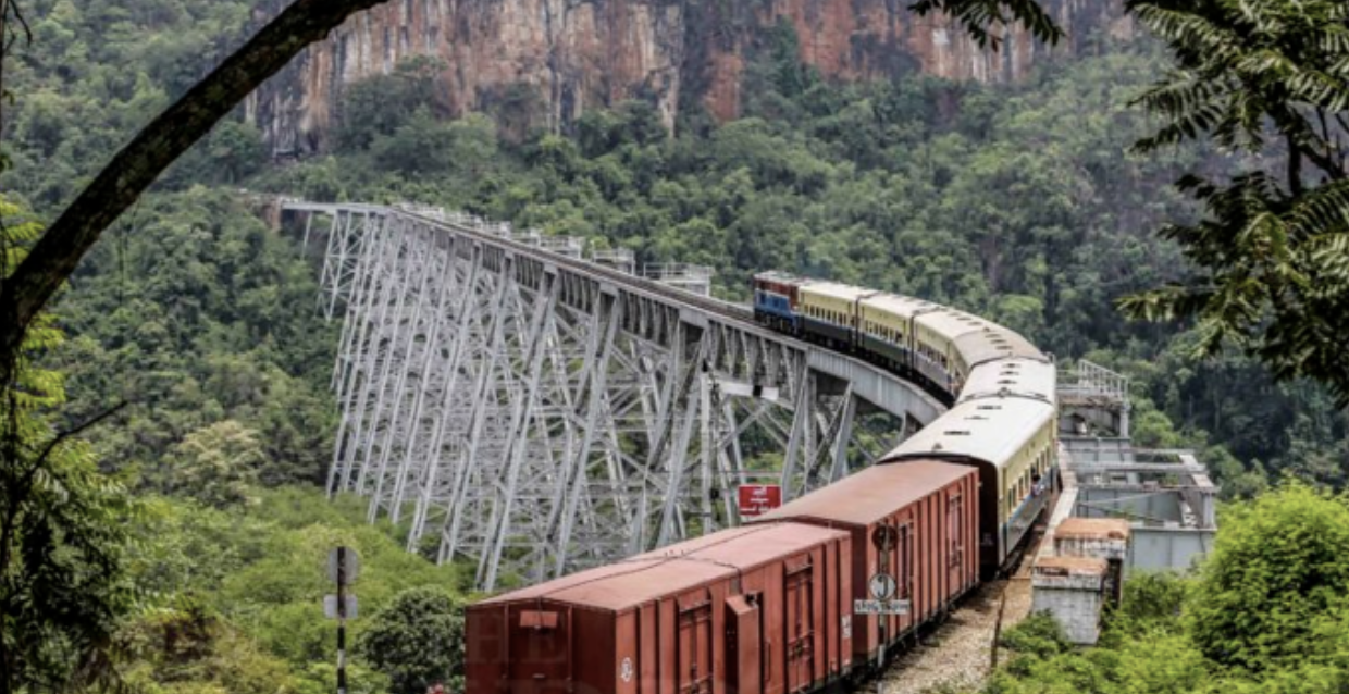 جيش ميانمار قتل وأصاب المئات بالقصف الجوي والمدفعي لإخلاء الطريق أمام تنفيذ مشروع سكة حديد بالتعاون مع الصين (صورة: أرشيفية من الإنترنت)