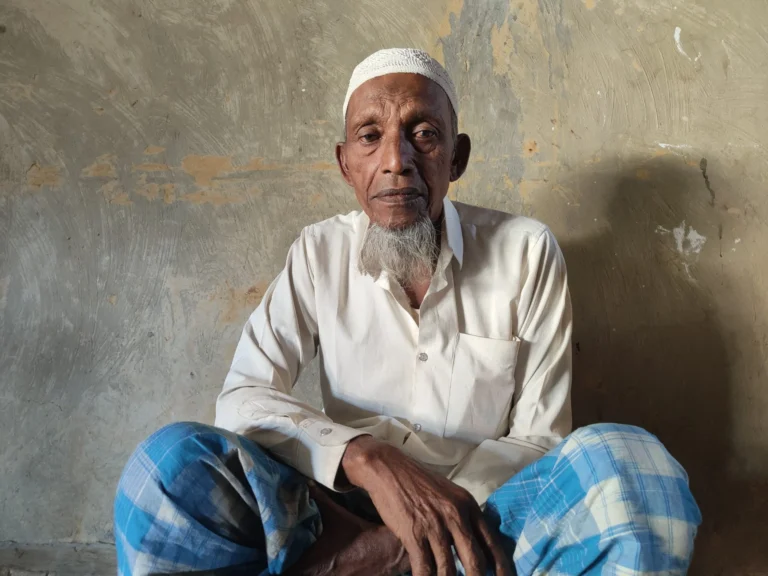 المسن الروهنجي ذاكر أحمد يروي قصة فراره من العنف والاضطهاد في ميانمار (صورة: Rohingya Khobor)