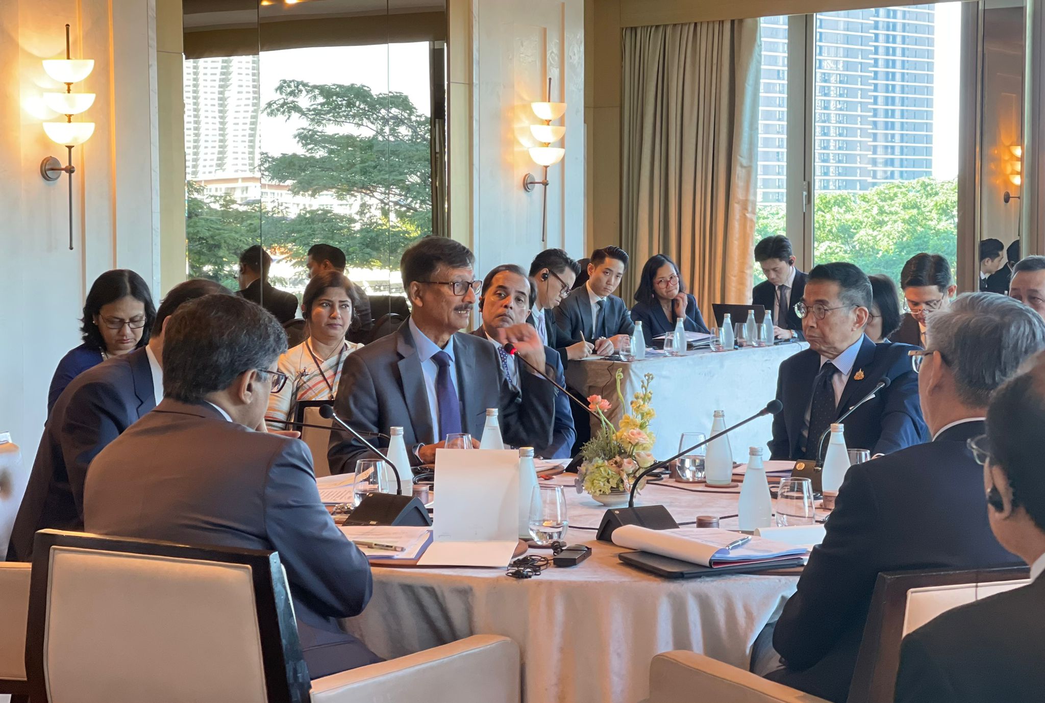 مستشار الشؤون الخارجية بحكومة بنغلادش محمد توحيد حسين خلال المشاركة في محادثات بشأن أزمة ميانمار في تايلاند في 19-12-2024 (صورة: bssnews)