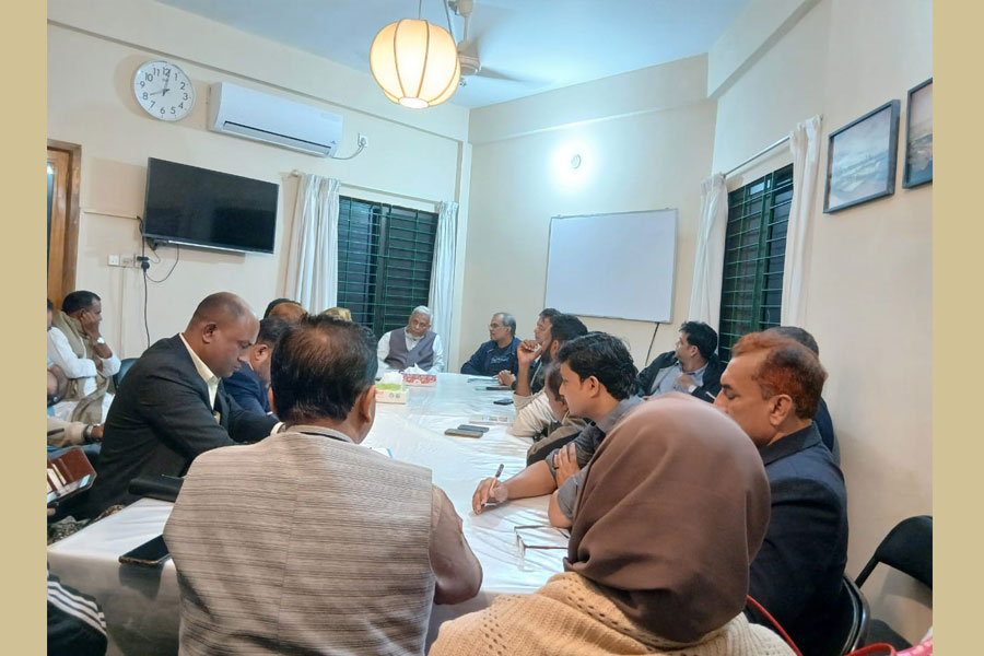 جانب من اجتماع مسؤولي 42 منظمة غير حكومية في بنغلادش لبحث تحديات أزمة الروهينجا، 26-1-2025 (صورة: The Financial Express)
