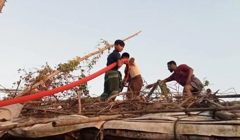 اندلاع حريق بمخيم للاجئين الروهينجا في بنغلادش
