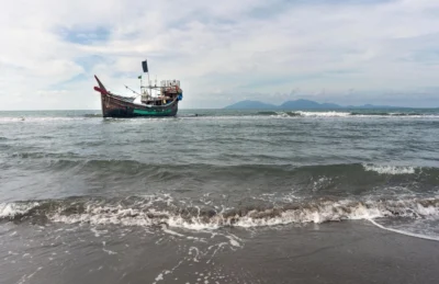 فقدان أكثر من 200 مهاجر معظمهم من الروهينجا إثر انقلاب قارب في خليج البنغال