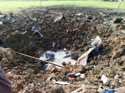 آثار الدمار الناجمة عن غارات شنها جيش ميانمار في "ثاندوي" بولاية أراكان في 7-6-2025 (صورة: AA)