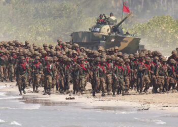 قوات من جيش ميانمار أثناء المشاركة في تدريبات عسكرية (صورة: EPA)