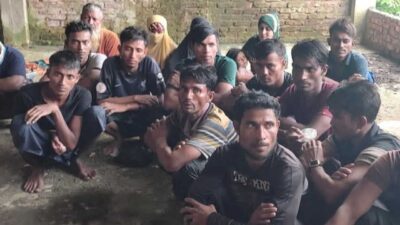 لجوء 20 من الروهينجا إلى جزيرة سانت مارتن البنغلادشية هرباً من الصراع في ميانمار 2 وصول مجموعة من لاجئي الروهينجا إلى جزيرة "سانت مارتن" هرباً من الصراع في أراكان (صورة: BGB)