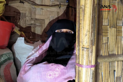 اللاجئة الروهنجية "روشيدة" تروي لوكالة أنباء أراكان المآسي التي شهدتها خلال الإبادة (صورة: ANA)