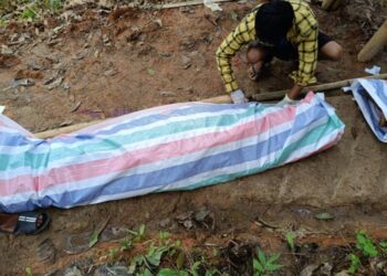 أحد ضحايا قصف جيش ميانمار لقرية لوخا لو في ولاية كاياه (صورة: مواقع التواصل)