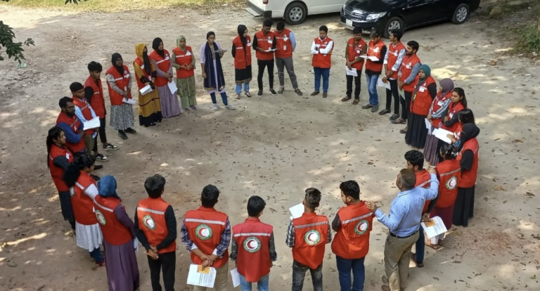 تدريب خاص بأعضاء اللجنة الدولية للصليب الأحمر في بنغلادش (صورة: ICRC)