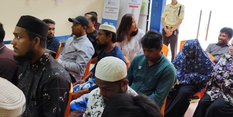 الروهينجا في إندونيسيا ينظمون جلسة توعية للتحذير من فخ المهربين ووعودهم الكاذبة