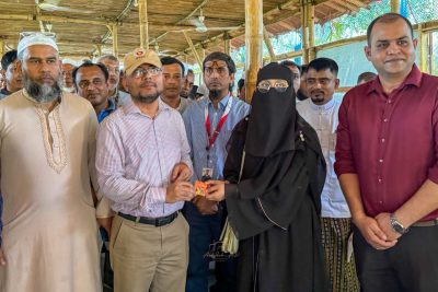 بنغلادش تبدأ توزيع شرائح اتصال قانونية على الروهينجا لتعزيز الأمن داخل المخيمات 1 بنغلادش تبدأ توزيع شرائح اتصال قانونية على الروهينجا لتعزيز الأمن داخل المخيمات