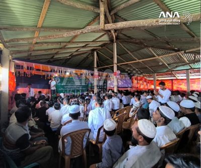 حفل جوائز لطلاب ومعلمي مدرسة ثانوية في مخيمات بنغلادش