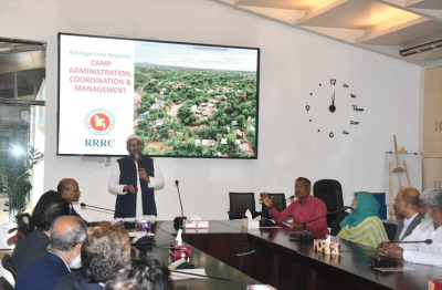 جلسة تدريبية لمسؤولي بنك بنغلادش حول إدارة أزمة اللاجئين الروهينجا في كوكس بازار