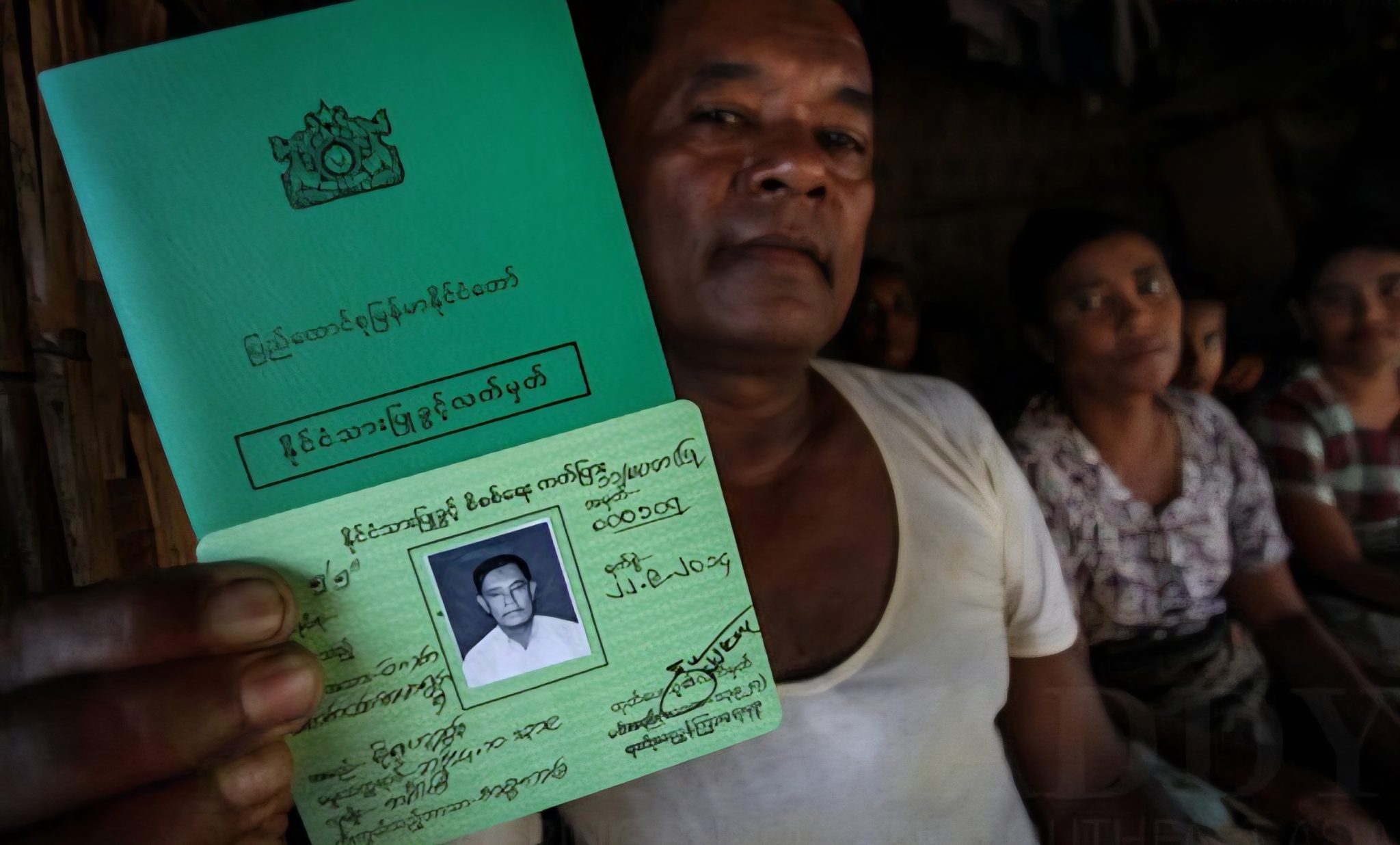 رسوم مليونية غير قانونية تعرقل حصول الروهينجا على بطاقات الجنسية في أراكان