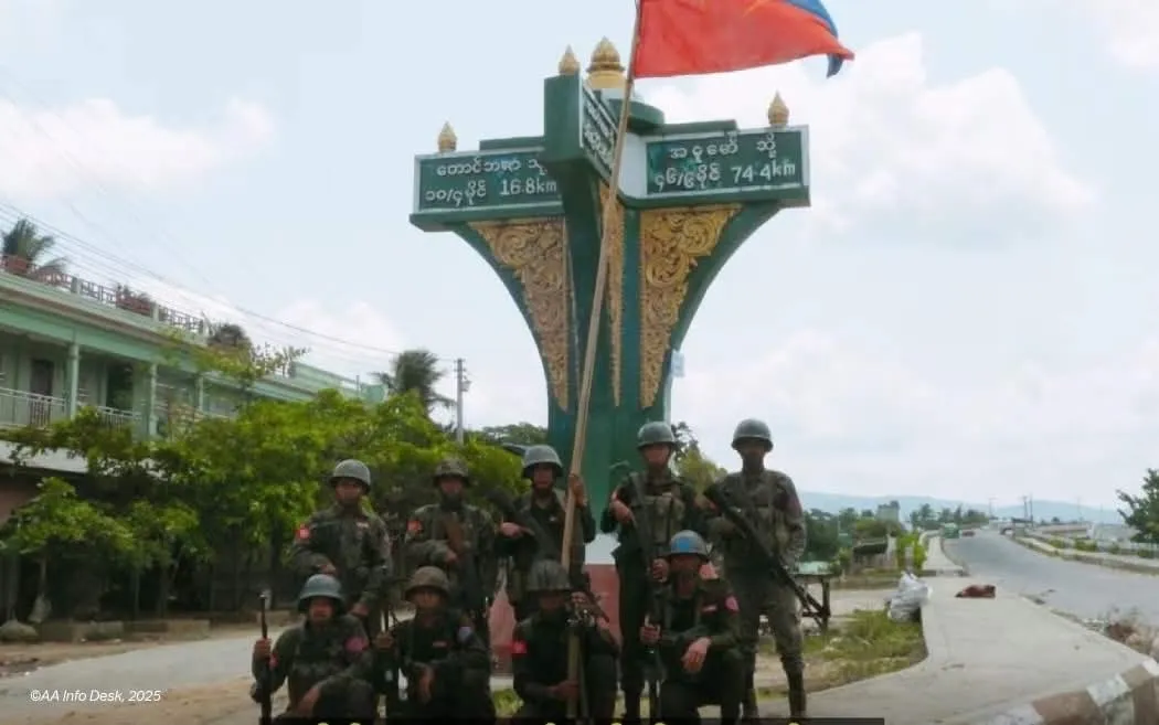 ميليشيات أراكان تضغط على المعلّمين والقيادات الدينية الروهينجا في مونغدو لإعلان دعمهم