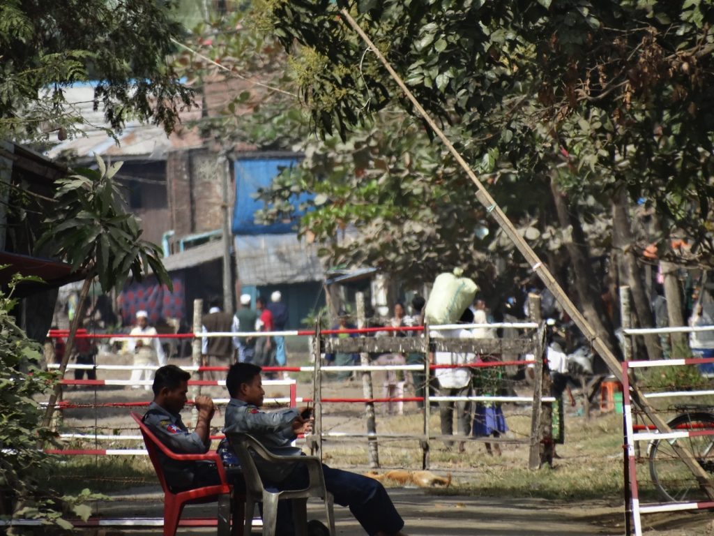 اعتقال مسؤول إداري من الروهينجا في سيتوي وسط مخاوف من الإخفاء القسري