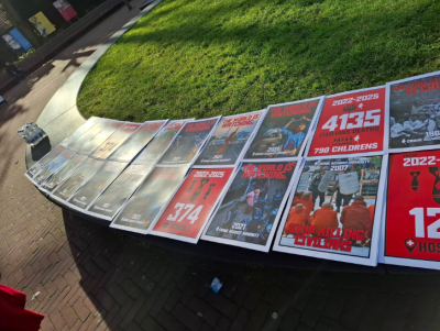 مواطنون من ميانمار يحتجون أمام محكمة العدل الدولية ضد وفد الجيش (صور) 4 مواطنون من ميانمار يحتجون أمام محكمة العدل الدولية ضد وفد الجيش (صور)