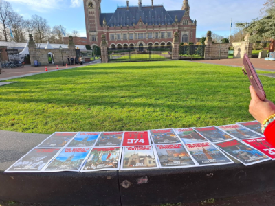 مواطنون من ميانمار يحتجون أمام محكمة العدل الدولية ضد وفد الجيش (صور) 3 مواطنون من ميانمار يحتجون أمام محكمة العدل الدولية ضد وفد الجيش (صور)