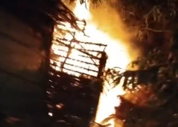 اندلع حريق في المخيم رقم 4 (صورة: Arakan Update)