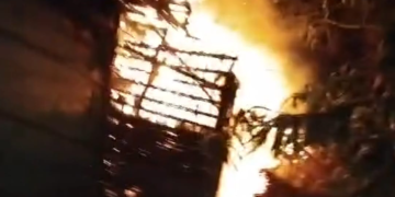 اندلع حريق في المخيم رقم 4 (صورة: Arakan Update)