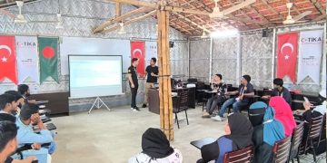 استمرار تدريبات الإسعافات الأولية والسلامة من الحرائق بمخيمات الروهينجا في بنغلادش (صورة: ANA)