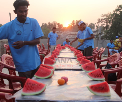رمضان الروهينجا.. حنين الموائد المفقودة وألم الشتات 1 إفطار جماعي لشباب الروهينجا في مخيمات كوكس بازار ببنغلادش، رمضان 2026